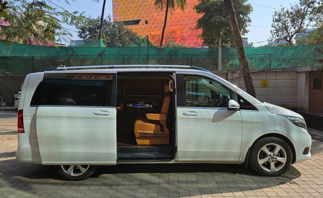 https://images10.gaadi.com/usedcar_image/3688285/original/processed_img2922025__usedcar_8f71956b_c10e_4dbf_afc1_a1dc0765d810_5731700907761_1700907772.jpg?imwidth=6401