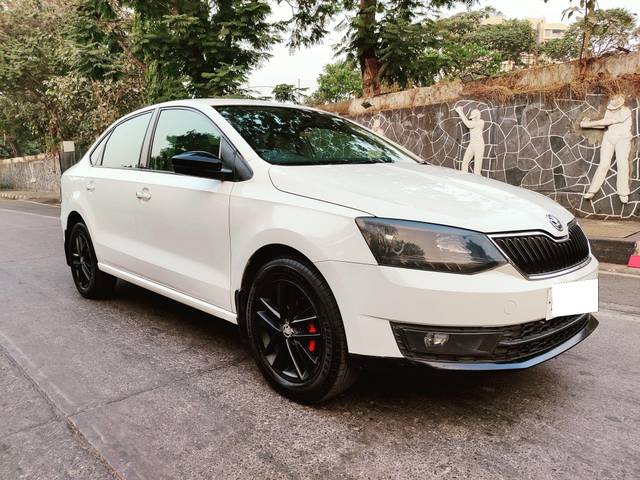 https://images10.gaadi.com/usedcar_image/3688286/original/processed_img2922026__used_car_2922026_1700907839.jpg?imwidth=6400