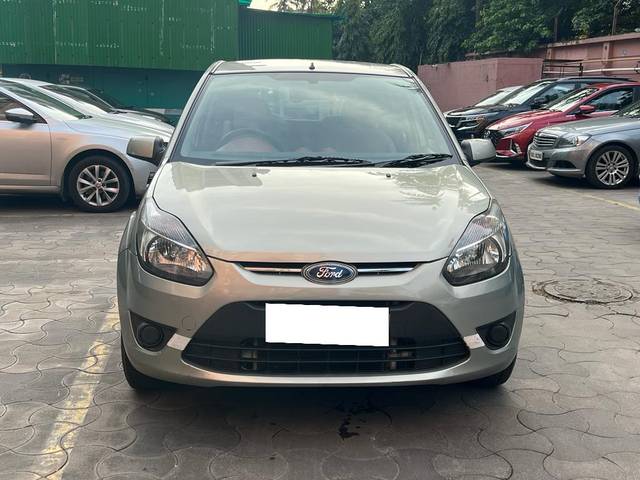 https://images10.gaadi.com/usedcar_image/3688326/original/processed_img2922053__used_car_2922053_1700908554.jpg?imwidth=6400
