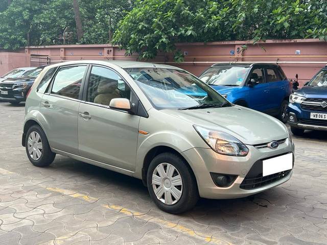 https://images10.gaadi.com/usedcar_image/3688326/original/processed_img2922053__used_car_2922053_1700908556.jpg?imwidth=6401