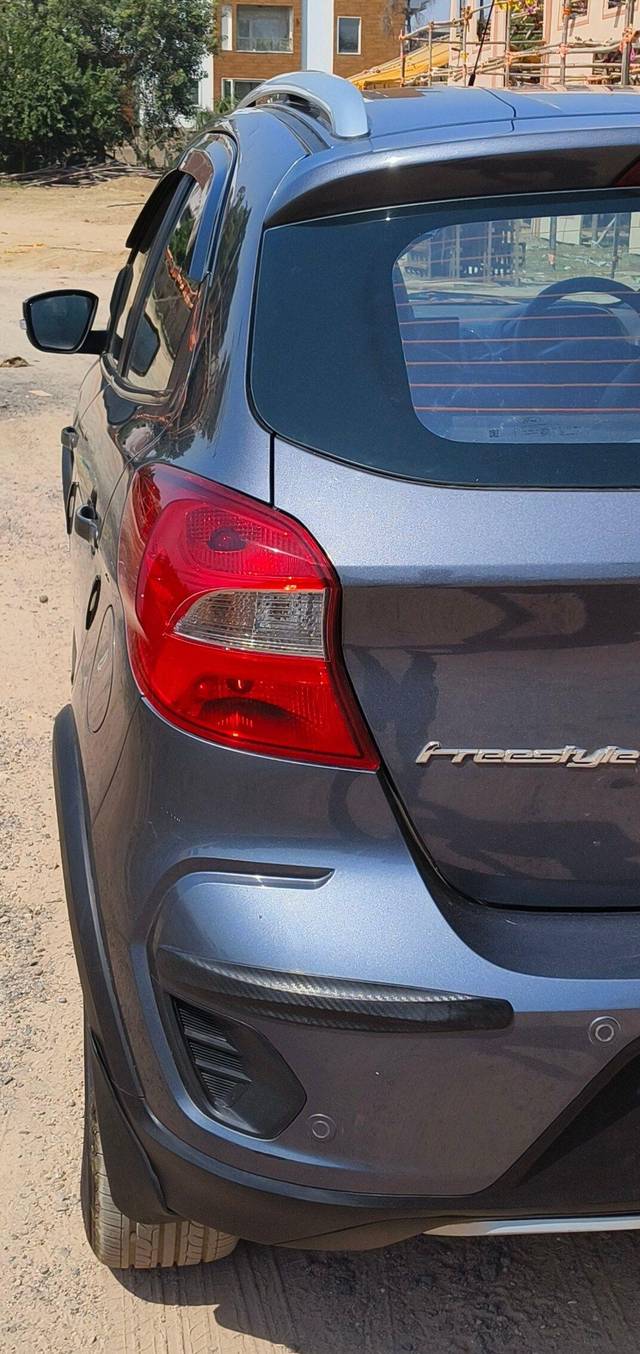 https://images10.gaadi.com/usedcar_image/3688332/original/processed_img2922056__used_car_2922056_1700908844.jpg?imwidth=6402