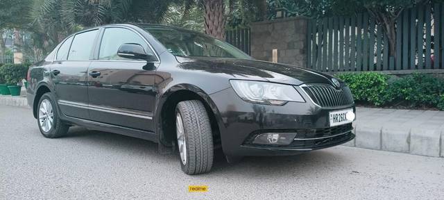 https://images10.gaadi.com/usedcar_image/3688333/original/processed_img2922057__used_car_2922057_1700908893.jpg?imwidth=6400