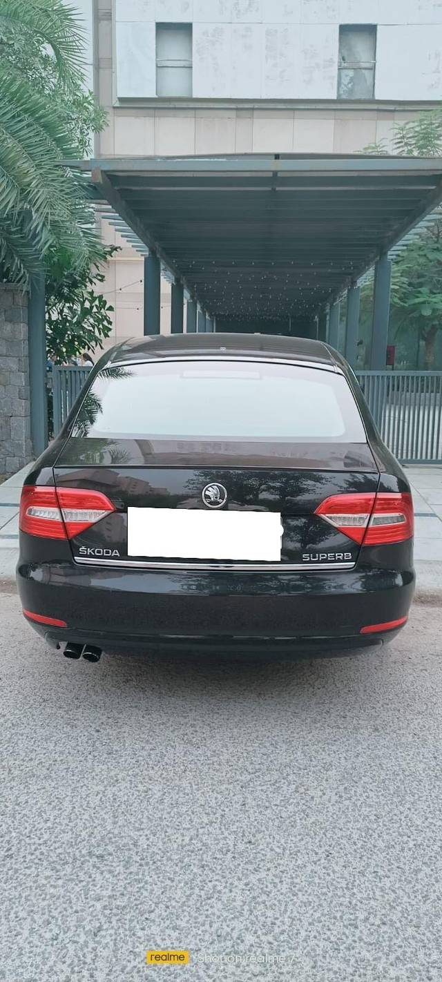 https://images10.gaadi.com/usedcar_image/3688333/original/processed_img2922057__used_car_2922057_1700908900.jpg?imwidth=6402