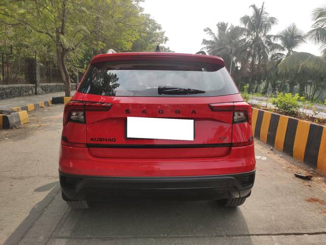 https://images10.gaadi.com/usedcar_image/3688354/original/processed_img2922074__used_car_2922074_1700909705.jpg?imwidth=6402