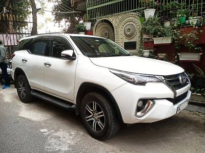 Toyota Fortuner 2.8 2WD AT Toyota Fortuner 2.8 2WD AT