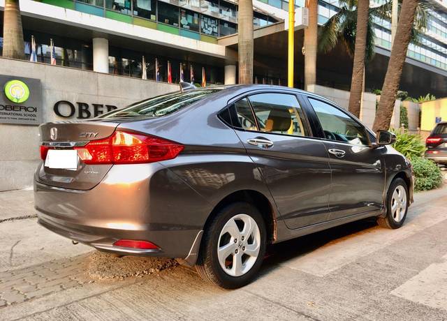 https://images10.gaadi.com/usedcar_image/3688374/original/processed_img2922086__usedcar_7_13771700910059_1700910078.jpeg?imwidth=6401