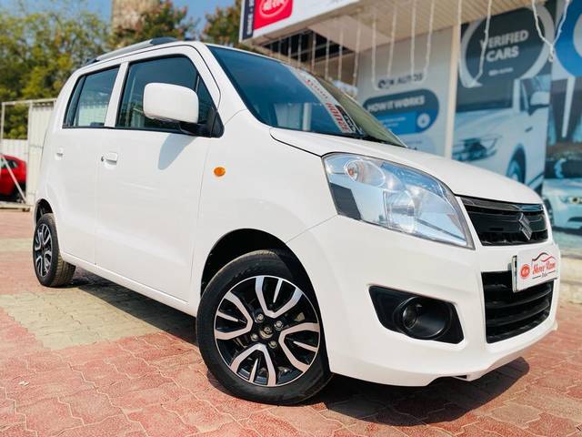 https://images10.gaadi.com/usedcar_image/3688375/original/processed_img2922087__usedcar_whatsappimage2023_11_02at13220pm_1__24361700910168_1700910201.jpeg?imwidth=6400