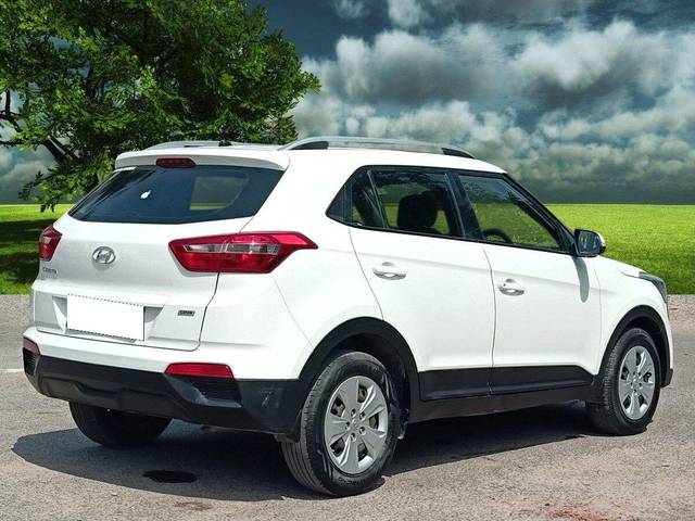 https://images10.gaadi.com/usedcar_image/3688383/original/processed_img2922090__used_car_2922090_1700910724.jpg?imwidth=6402