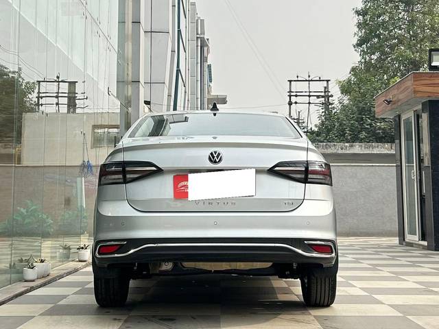 https://images10.gaadi.com/usedcar_image/3688387/original/processed_img2922091__used_car_2922091_1701071040.jpg?imwidth=6402