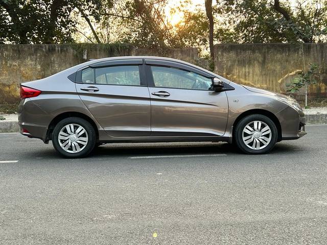 https://images10.gaadi.com/usedcar_image/3688392/original/img2922095__used_car_2922095_1700911009.jpg?imwidth=6401