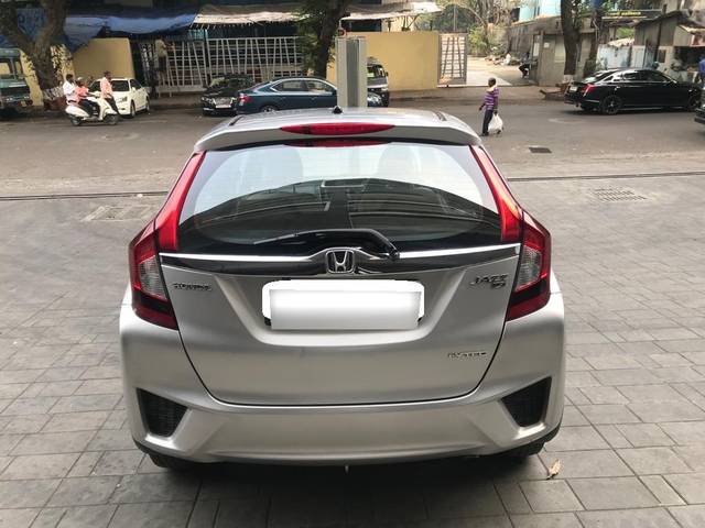 https://images10.gaadi.com/usedcar_image/3688413/original/processed_img2922111__usedcar_img_20231017_wa0055_1301700911489_1700911521.jpg?imwidth=6401