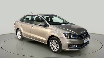 Volkswagen Vento 1.5 TDI Highline AT Volkswagen Vento 1.5 TDI Highline AT