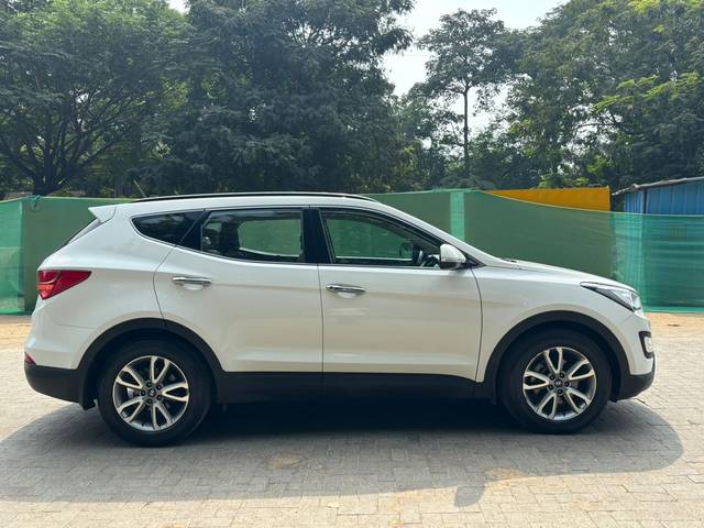 https://images10.gaadi.com/usedcar_image/3688417/original/img2922114__usedcar_4_6241700911542_1700911568.jpeg?imwidth=6401