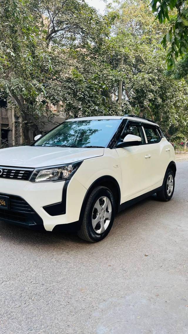 https://images10.gaadi.com/usedcar_image/3688429/original/processed_img2922126__used_car_2922126_1700911847.jpg?imwidth=6402