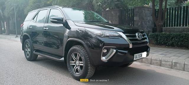 https://images10.gaadi.com/usedcar_image/3688447/original/processed_img2922142__used_car_2922142_1700912127.jpg?imwidth=6400
