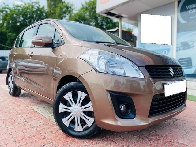 https://images10.gaadi.com/usedcar_image/3688463/original/processed_img2922149__used_car_2922149_1700912844.jpg?imwidth=6400