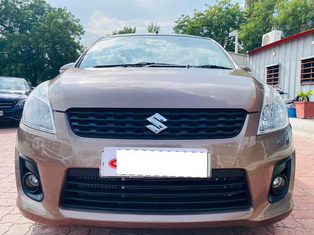 https://images10.gaadi.com/usedcar_image/3688463/original/processed_img2922149__used_car_2922149_1700912847.jpg?imwidth=6401