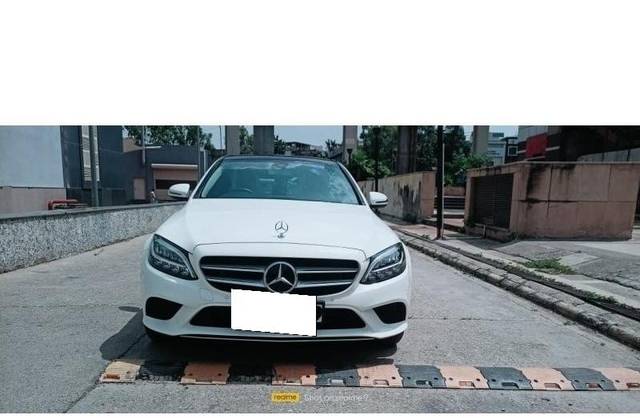 https://images10.gaadi.com/usedcar_image/3688465/original/processed_img2922151__used_car_2922151_1700912866.jpg?imwidth=6400