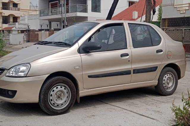 https://images10.gaadi.com/usedcar_image/3688467/original/processed_ac19f98f-9550-478c-819a-2d6fe9e17885.jpg?imwidth=6400