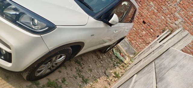 https://images10.gaadi.com/usedcar_image/3688482/original/processed_e220796d-f54b-40fd-8924-fdfca91f4fa6.jpg?imwidth=6400