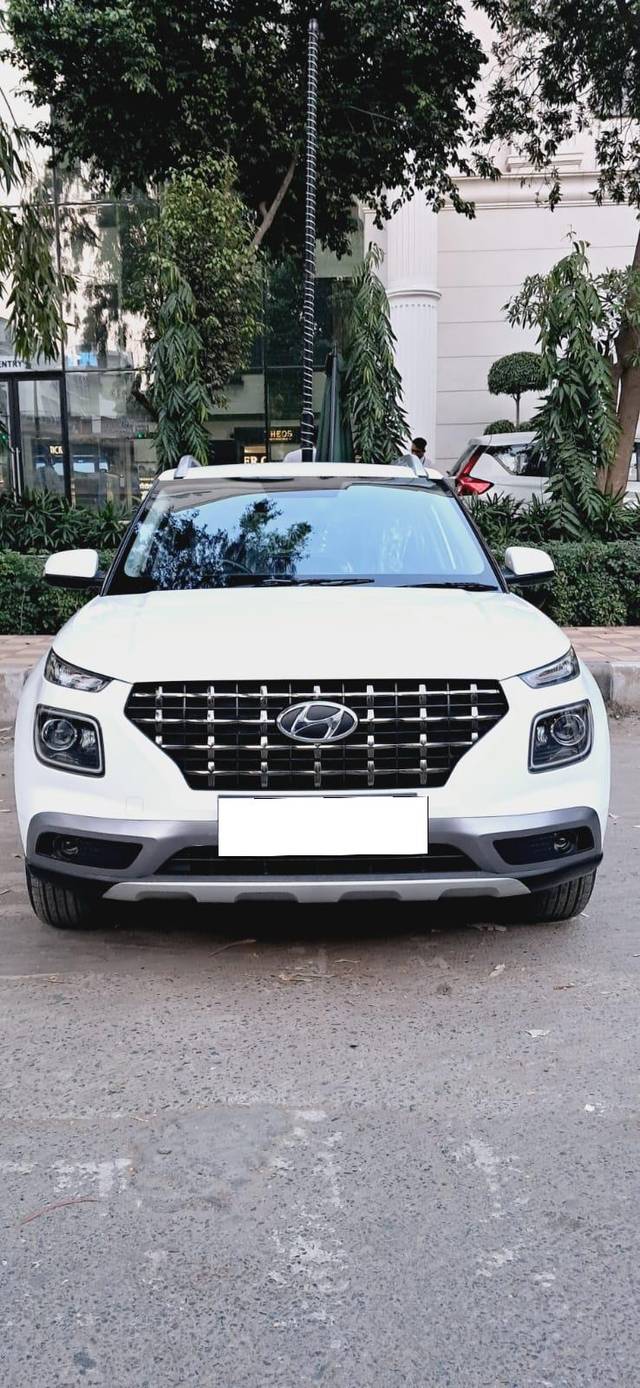 https://images10.gaadi.com/usedcar_image/3688488/original/processed_img2922161__used_car_2922161_1700913700.jpg?imwidth=6400