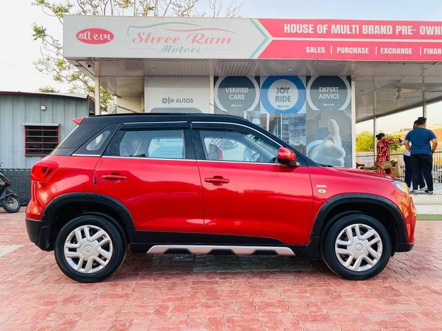 https://images10.gaadi.com/usedcar_image/3688489/original/processed_img2922162__used_car_2922162_1700913753.jpg?imwidth=6401