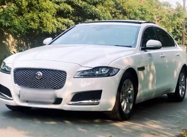 https://images10.gaadi.com/usedcar_image/3688491/original/processed_d4fe10f5-c4d2-431d-9bc4-c5341d605abd.jpeg?imwidth=6402