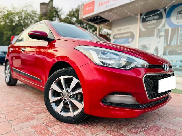 https://images10.gaadi.com/usedcar_image/3688496/original/processed_img2922165__used_car_2922165_1700914088.jpg?imwidth=6400