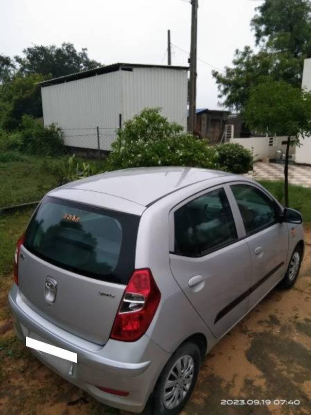 https://images10.gaadi.com/usedcar_image/3688515/original/processed_a00cbeee-8016-43d3-a2e4-6a46fe8a35ff.jpg?imwidth=6401