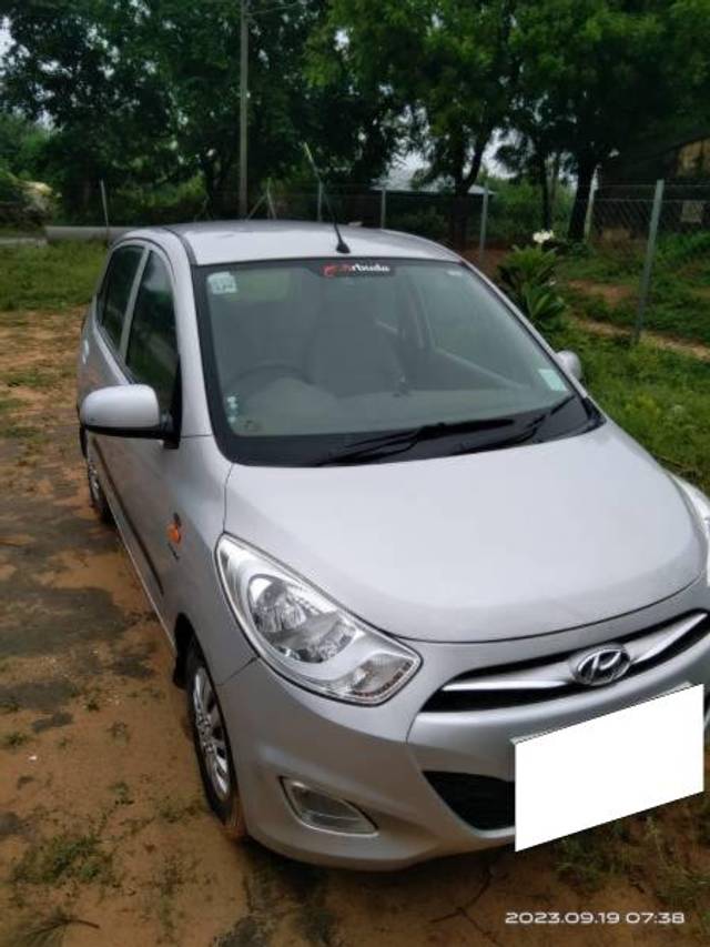 https://images10.gaadi.com/usedcar_image/3688515/original/processed_fdc95be3-bf17-4b8a-a2b3-c4a3855bc3cb.jpg?imwidth=6400