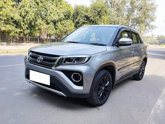 https://images10.gaadi.com/usedcar_image/3688525/original/processed_img2922179__used_car_2922179_1700915342.jpg?imwidth=6400