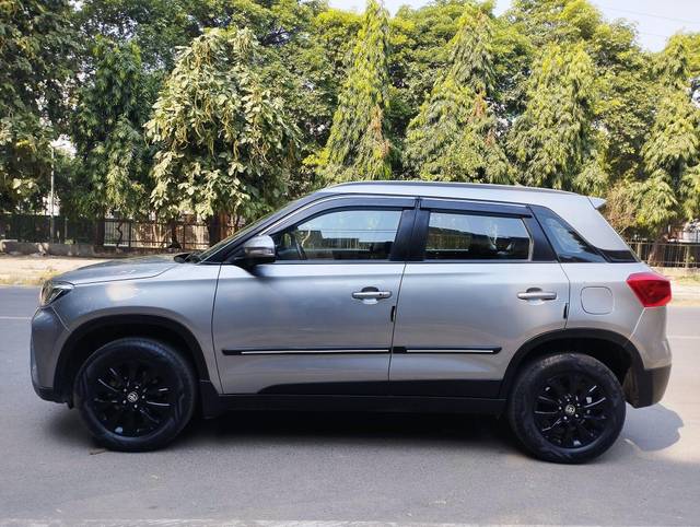 https://images10.gaadi.com/usedcar_image/3688525/original/processed_img2922179__used_car_2922179_1700915356.jpg?imwidth=6402