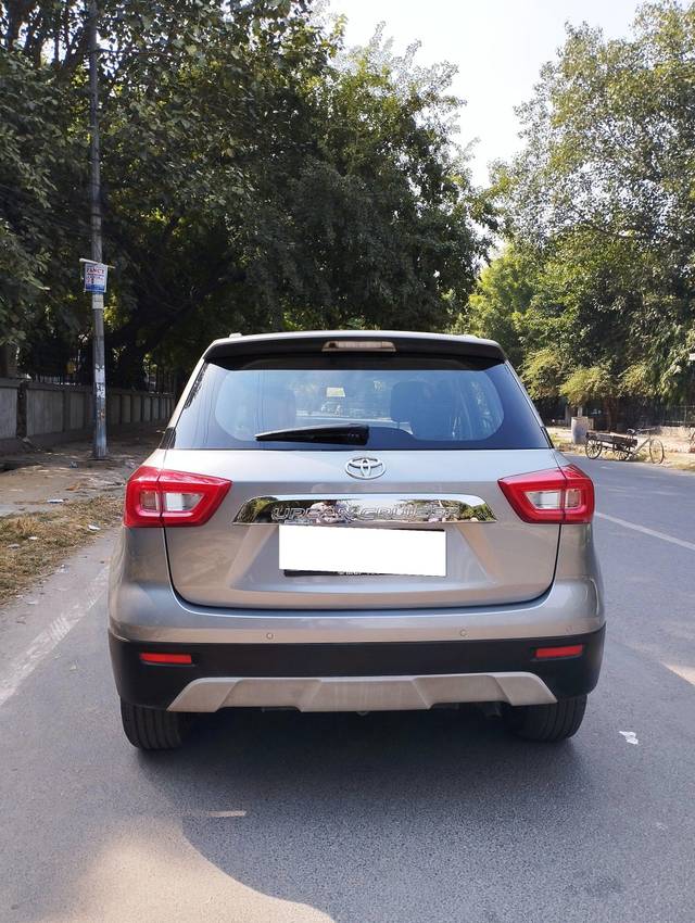 https://images10.gaadi.com/usedcar_image/3688525/original/processed_img2922179__used_car_2922179_1700915378.jpg?imwidth=6401