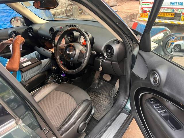 https://images10.gaadi.com/usedcar_image/3688529/original/img2922183__used_car_2922183_1700980205.jpg?imwidth=6401