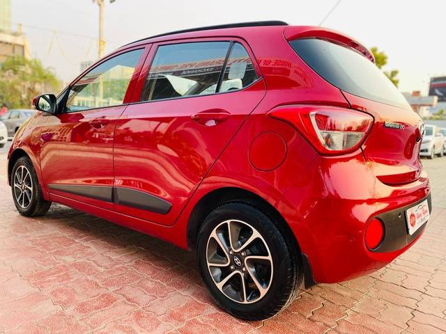 https://images10.gaadi.com/usedcar_image/3688561/original/processed_img2922209__used_car_2922209_1700916150.jpg?imwidth=6402
