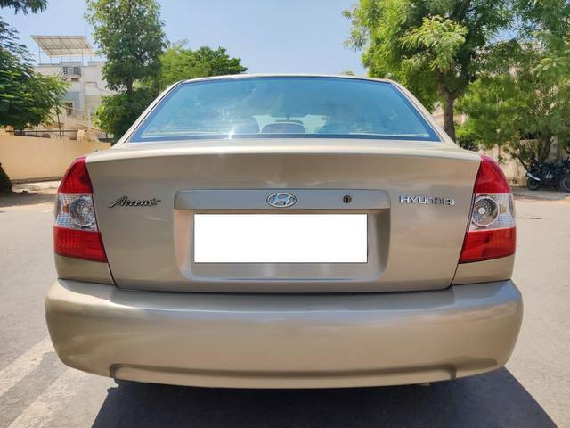 https://images10.gaadi.com/usedcar_image/3688574/original/processed_img2922218__used_car_2922218_1700916473.jpg?imwidth=6402