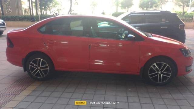 https://images10.gaadi.com/usedcar_image/3688600/original/processed_img2922229__usedcar_img_20231125_wa0013_27821700917266_1700917315.jpg?imwidth=6401