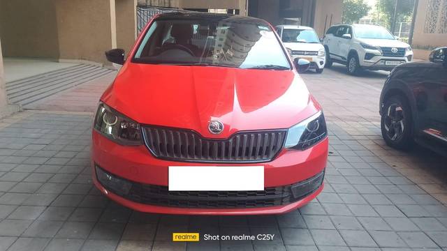 https://images10.gaadi.com/usedcar_image/3688600/original/processed_img2922229__usedcar_img_20231125_wa0023_27821700917266_1700917315.jpg?imwidth=6400