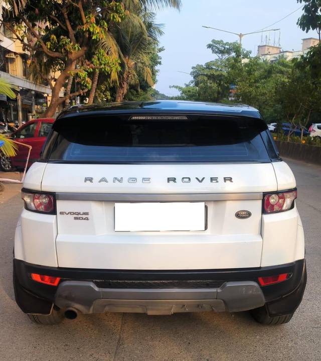https://images10.gaadi.com/usedcar_image/3688616/original/processed_img2922235__used_car_2922235_1700918021.jpg?imwidth=6402