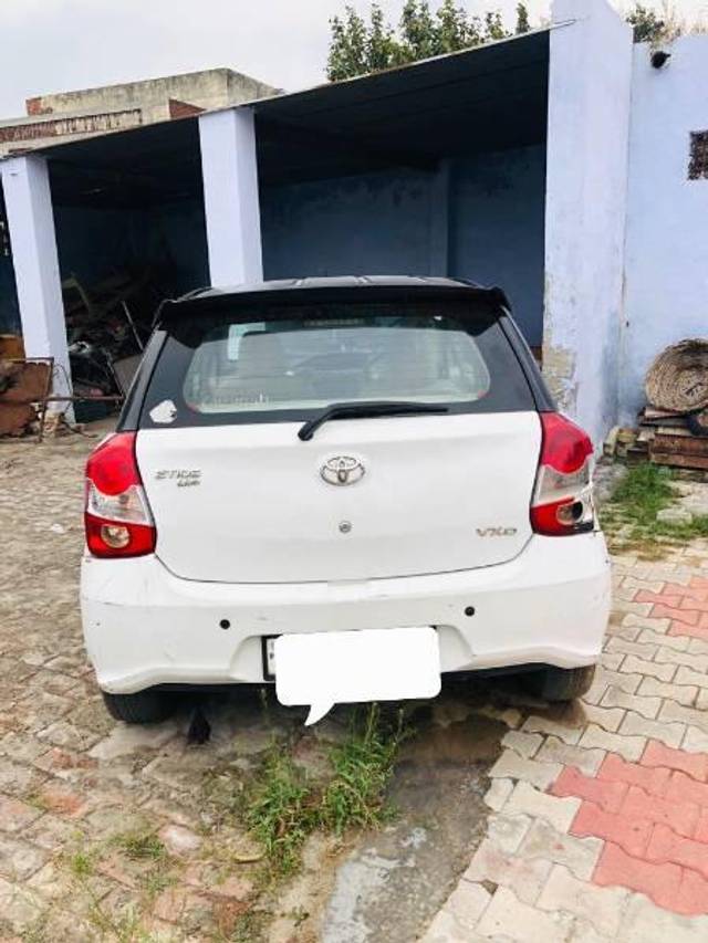 https://images10.gaadi.com/usedcar_image/3688672/original/processed_9128f5a2-540f-4548-8789-70edca384110.jpg?imwidth=6402