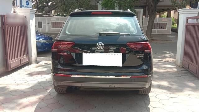 https://images10.gaadi.com/usedcar_image/3688708/original/processed_img2922264__usedcar_17_5701700922092_1700922104.jpeg?imwidth=6401