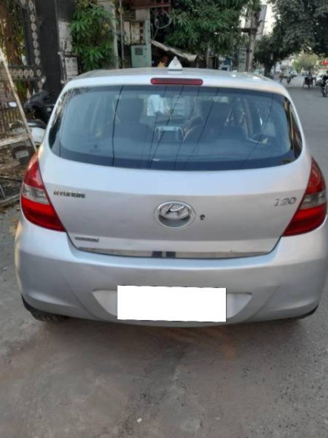 https://images10.gaadi.com/usedcar_image/3688720/original/processed_0ca0c529-5d5c-4827-875d-1601dcdfc517.jpg?imwidth=6401