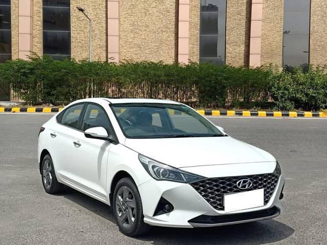 https://images10.gaadi.com/usedcar_image/3688821/original/processed_img2922275__used_car_2922275_1700928703.jpg?imwidth=6400