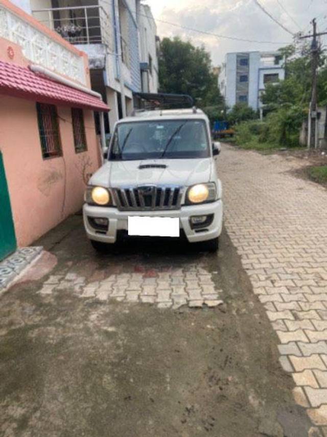 https://images10.gaadi.com/usedcar_image/3688866/original/processed_c49de2a1-50f1-4835-b084-3aaa14577d94.jpeg?imwidth=6400