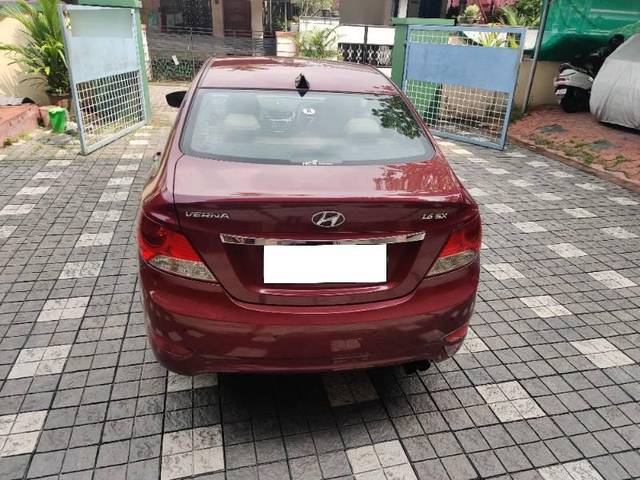 https://images10.gaadi.com/usedcar_image/3688977/original/processed_30e4588c-e683-4b1f-85e2-79c5f3a5fb75.jpg?imwidth=6402