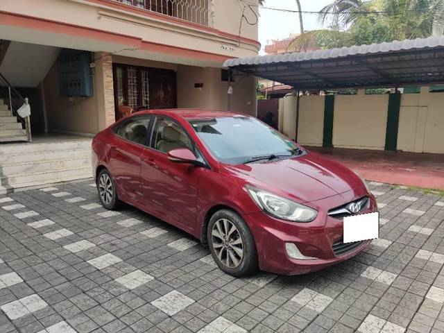 https://images10.gaadi.com/usedcar_image/3688977/original/processed_a1184cdd-98b9-4d9f-8ae7-5a860da5cc9a.jpg?imwidth=6400