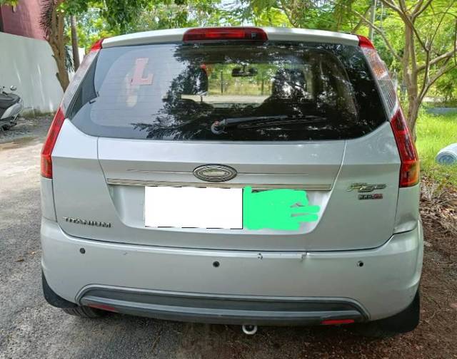 https://images10.gaadi.com/usedcar_image/3689005/original/processed_0132cf33-54c6-4dc7-9af2-26526197b997.jpeg?imwidth=6401