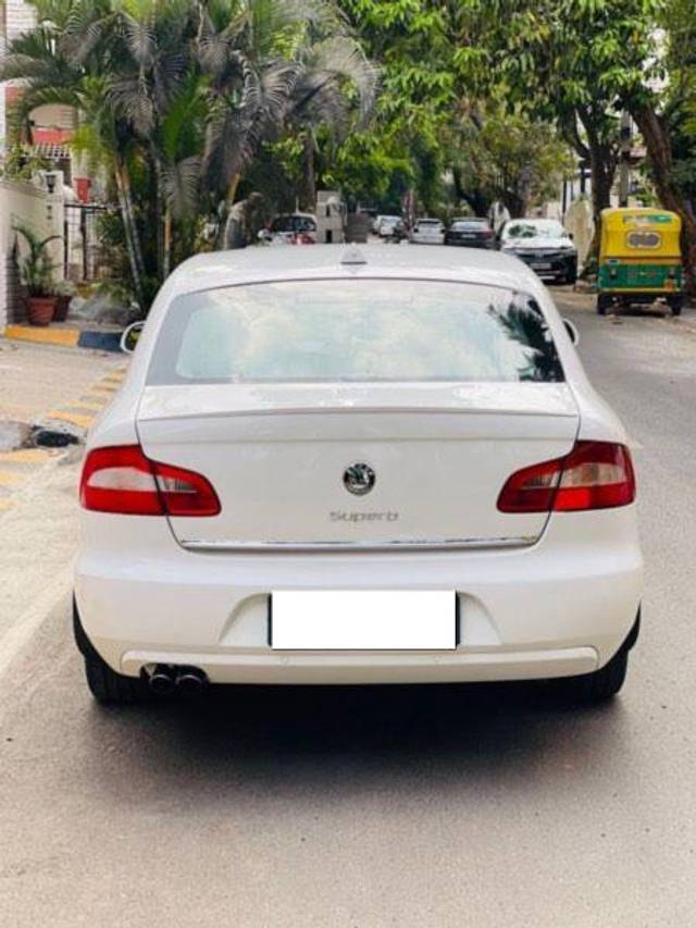 https://images10.gaadi.com/usedcar_image/3689064/original/processed_d3da3c41-61ec-4c9a-a00e-48c47f852875.jpeg?imwidth=6402