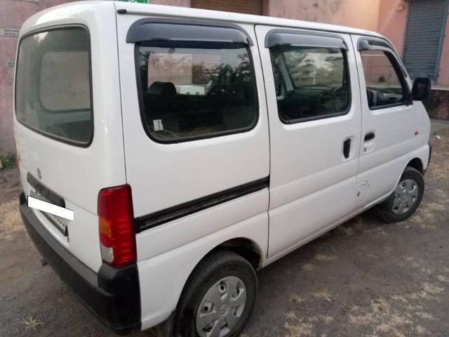 https://images10.gaadi.com/usedcar_image/3689073/original/processed_8a28d72a-efbb-458d-9d7d-50259bd3e393.jpg?imwidth=6401
