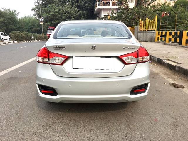 https://images10.gaadi.com/usedcar_image/3689095/original/processed_img2922332__usedcar_e_40521700966598_1700966610.jpg?imwidth=6402